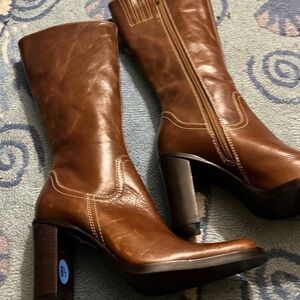 Size 6 1/2 Steve Madden Brown Leather Boots.